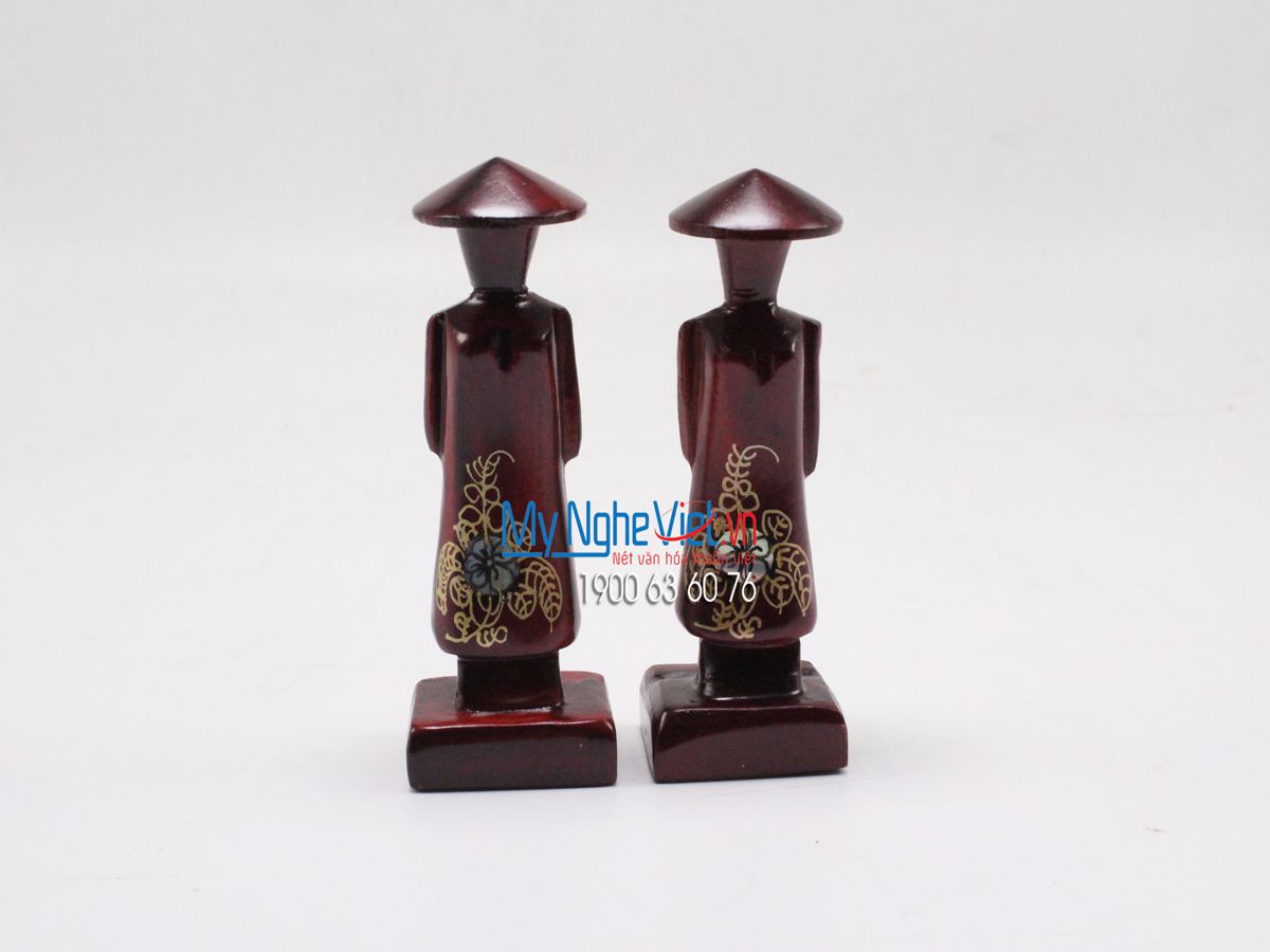 Vietnamese Girl In Ao Dai Lacquer Painting Statue MNV T001